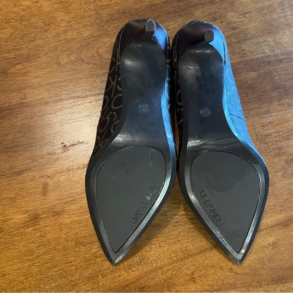 Calvin Klein Pumps Size 8.5 - Picture 3 of 3